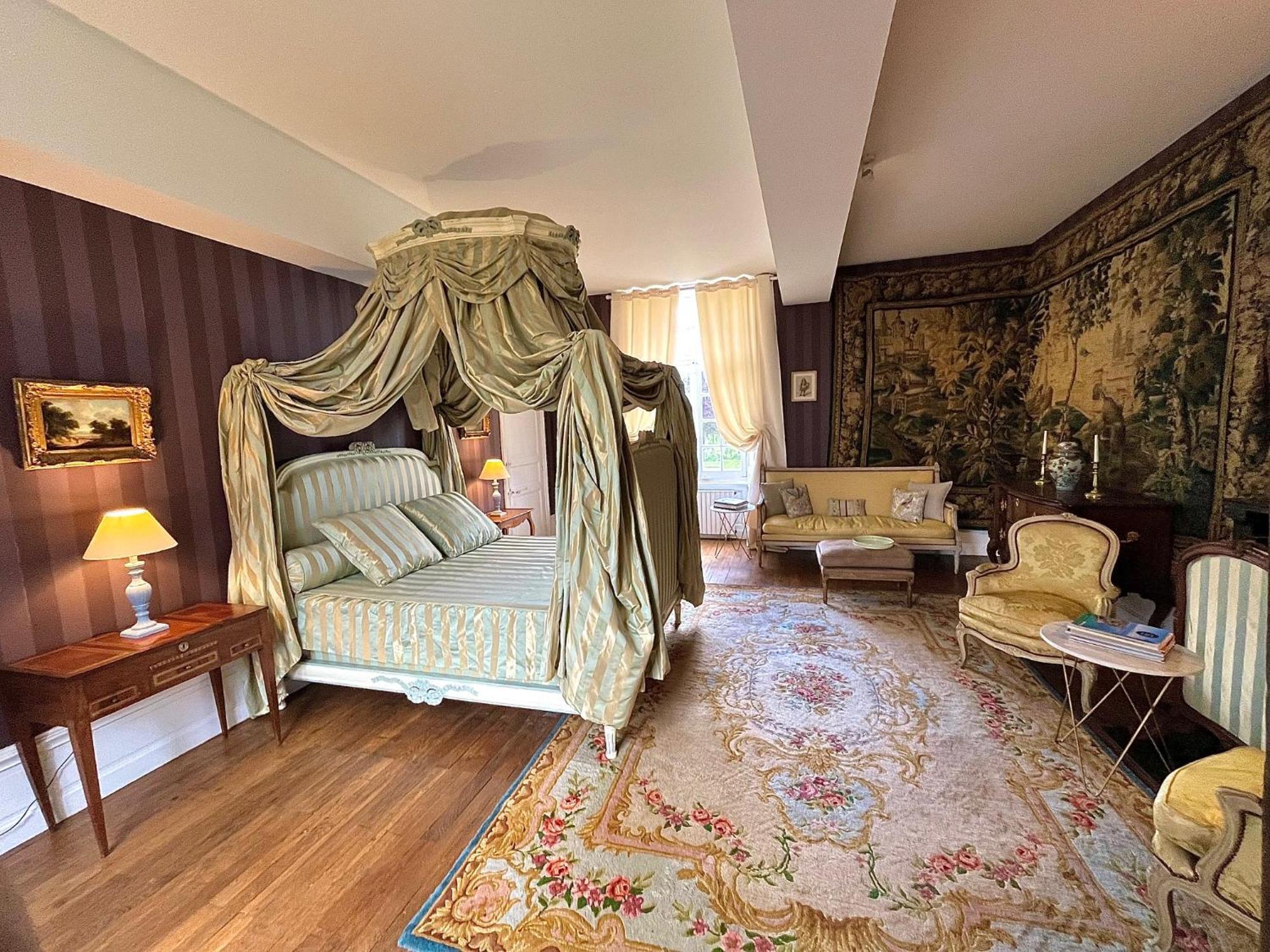 Chateau De Cadouzan Saint-Dolay Экстерьер фото